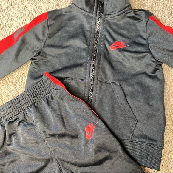 Nike Tracksuit, Infant Size 12 Months - Picture 2 of 10